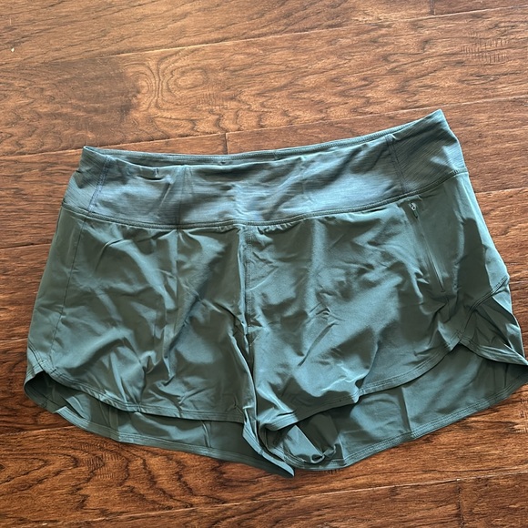 Outdoor Voices Hudson Short 2.5” Evergreen XXXL - Picture 4 of 8
